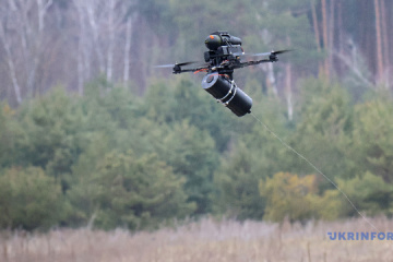 Drohnenpiloten zerstören sieben feindliche Unterkünfte in Richtungen Piwnitschno-Sloboschansk und Kursk