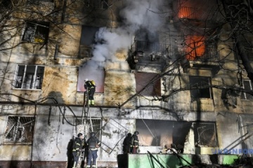 11 russische Luftangriffe auf Saporischschja: 18 Verletzte, Dutzende Häuser beschädigt