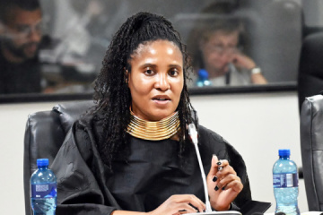 Reclutamiento de africanos para la guerra contra Ucrania: dimite la hija del expresidente sudafricano