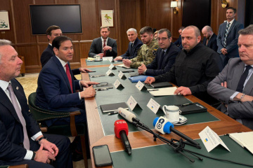 ウクライナ・米国代表団による和平案協議始まる