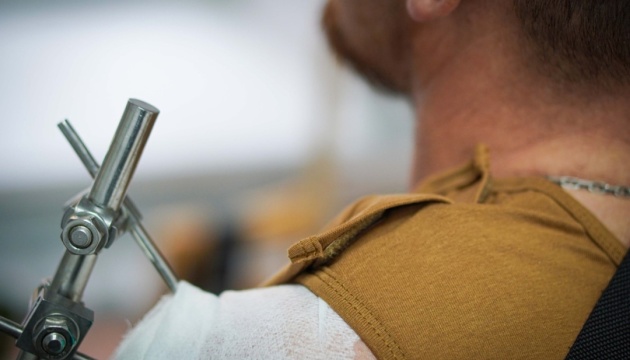 Медичні підрозділи ЗСУ почали видачу адаптивного одягу для поранених