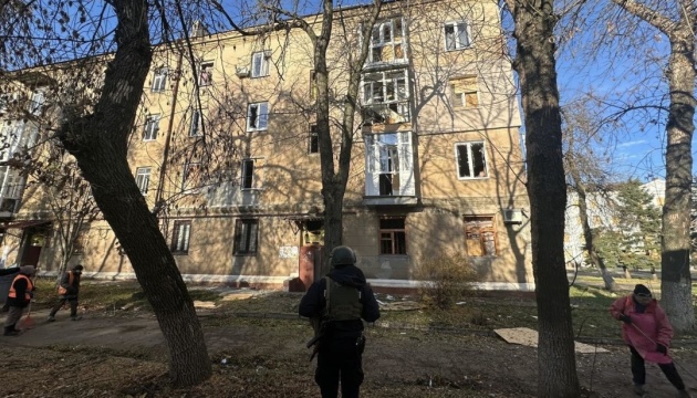 Russian army shells Kramatorsk, damaging building and educational institution