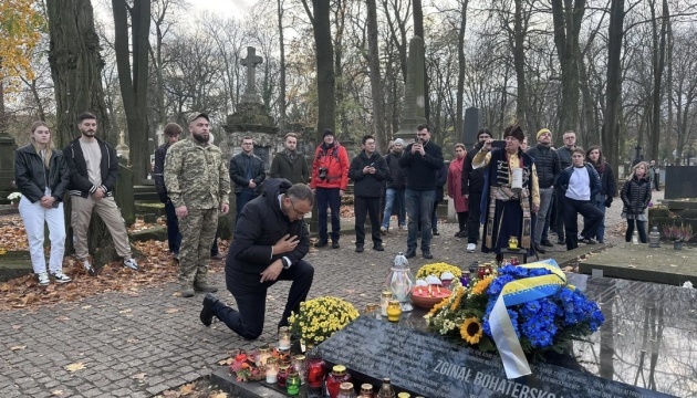 Polska oddaje hołd żołnierzom poległym w wojnie za Ukrainę