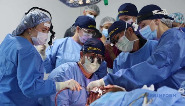 Surgeons from the U.S. and Canada are operating on wounded soldiers in Ivano-Frankivsk for the sixth time / Photo by: Yurii Rylchuk, Ukrinform