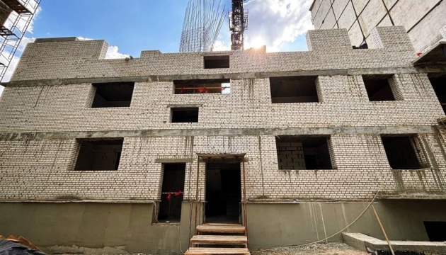 У Запоріжжі кожен четвертий багатоквартирний будинок пошкоджений через атаки РФ