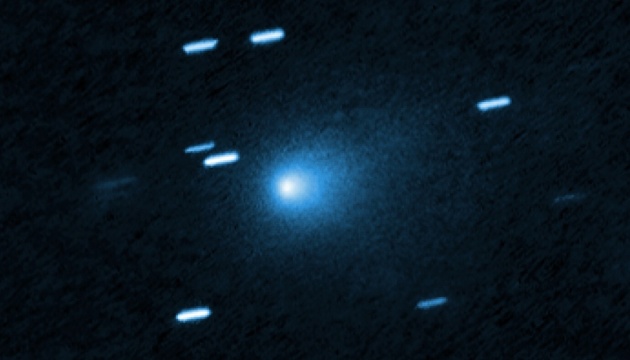 Міжзоряна комета 3I/ATLA прискорюється та випромінює яскраве блакитне світло - вчені