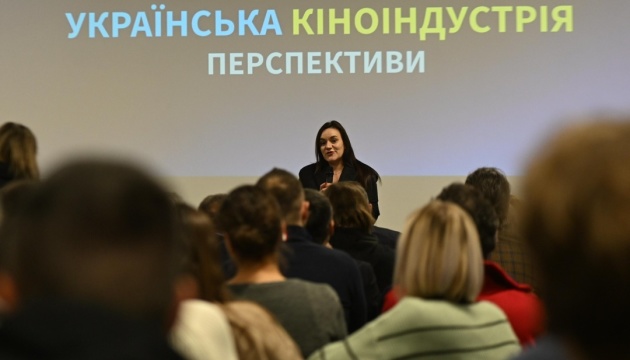 Бережна зустрілася з представниками української кіноспільноти