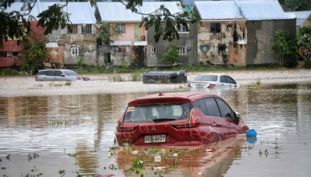 На Філіппінах через тайфун загинула 21 людина