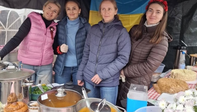 Українська кухня підкорила фестиваль супів у Німеччині: волонтерки зібрали понад 2 тис. євро на ЗСУ