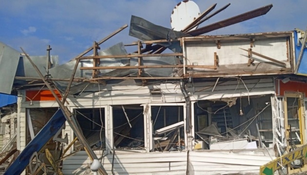 На Дніпропетровщині росіяни вдарили в центр селища - двоє загиблих, четверо постраждалих