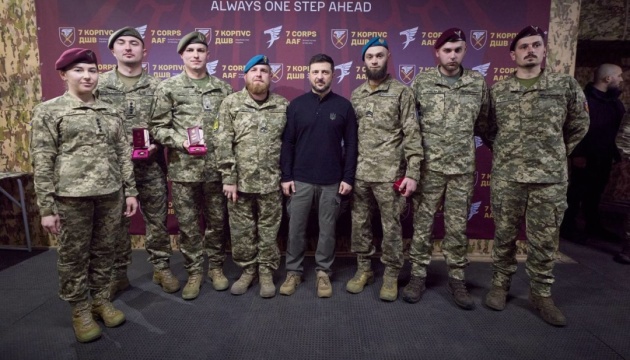 Zelensky awards orders to Ukrainian defenders fighting on Pokrovsk front
