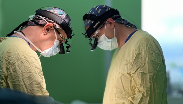 En Ukraine, un bébé a subi une opération d'une extrême complexité reconnue comme la meilleure au monde