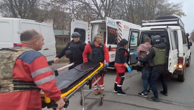 Росіяни обстріляли два райони Дніпропетровщини - є поранений, пошкоджені електромережі та АЗС