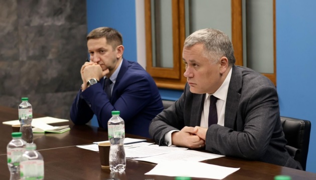 630_360_1762408943-376