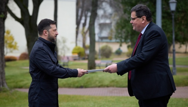 Новий посол Британії вручив вірчі грамоти Зеленському