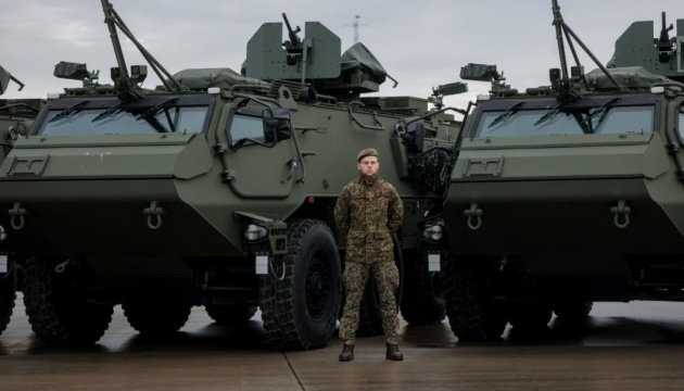 Україна отримала від Латвії 21 бронетранспортер Patria