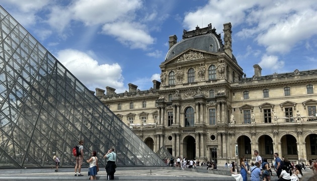 Лувр підвищує на 45% вартість квитків для туристів з-поза меж Європейської економічної зони