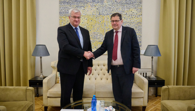 Сибіга прийняв нового посла Великої Британії