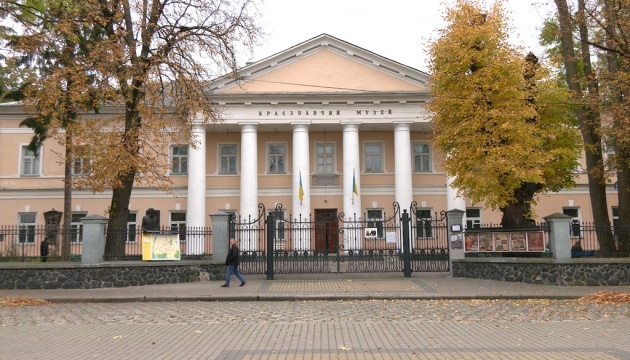 Невідомий виявився графом: у рівненському музеї розгадали таємницю портрета ХІХ століття