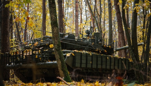 На фронті - 248 бойових зіткнень, ворог завдав 27 авіаударів