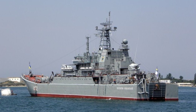 Ukrainian landing ship Kostiantyn Olshanskyi, seized in 2014, looted in Sevastopol – social media