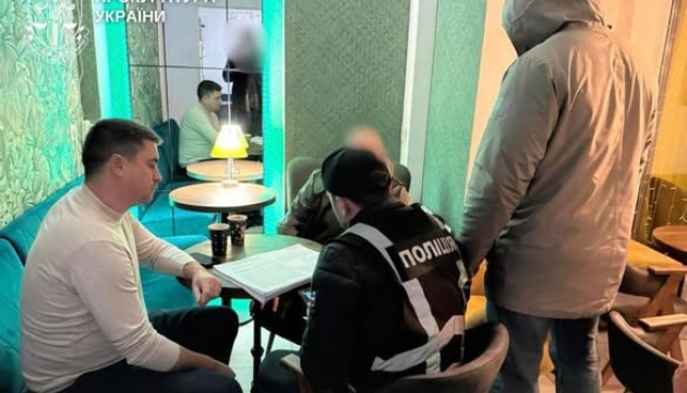 У Києві шахраї видурили в американського добровольця понад 3,2 мільйона на «лазерну зброю» 