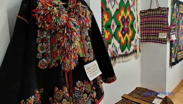 У Франківську майстрині відкрили виставку ліжників та вовняних виробів «Гуцульщина барвиста»