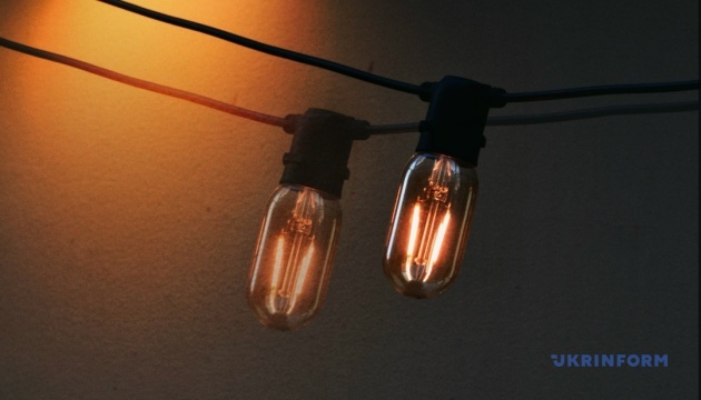 У Києві та області запроваджені екстрені відключення світла