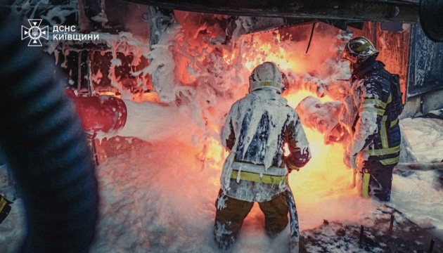 У чотирьох районах Київщини зафіксували наслідки російських атак, є постраждалі