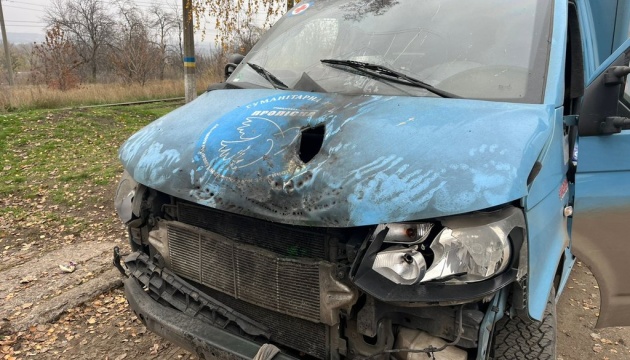 Russian drone attacks vehicle carrying volunteers, foreign journalists in Donetsk region