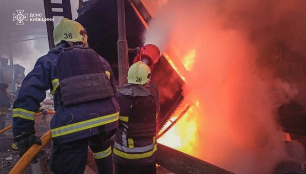 Five injured, over 20 houses and cars damaged during attack on Kyiv region