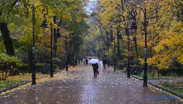 Сьогодні в Україні очікується невеликий дощ, вдень до +12°