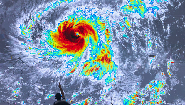 На Тайвані через наближення тайфуну евакуювали понад три тисячі людей