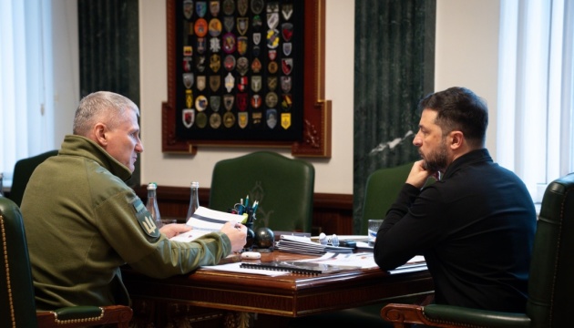 Zelensky : la Russie perdrait au moins 37 milliards de dollars de revenus pétroliers et gaziers cette année