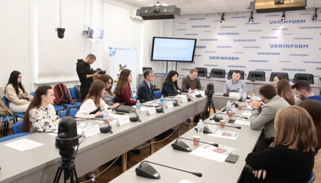 Нікотинові снюси: отрута для молоді у яскравій обгортці