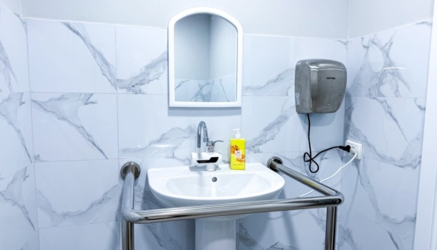 В Олександрії на Кіровоградщині облаштували інклюзивні санітарні кімнати для дітей