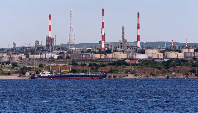 Саратовський НПЗ у Росії зупинився після атак українських дронів - Reuters