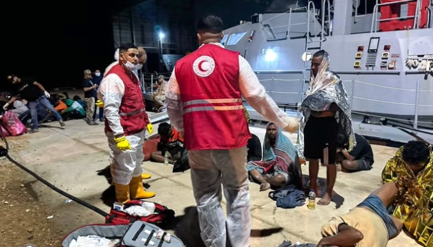 Поблизу узбережжя Лівії перекинувся човен із мігрантами, щонайменше четверо загиблих