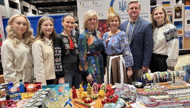 Перша леді Чехії відвідала український стенд на благодійному ярмарку