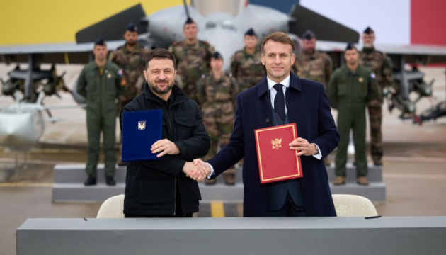 Zełenski i Macron podpisali porozumienie mające na celu wzmocnienie ukraińskiego sektora obronnego