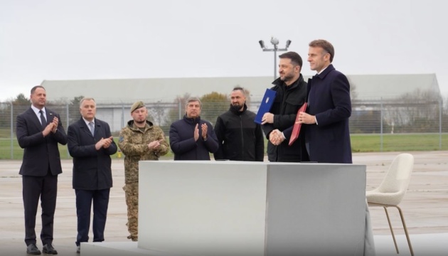 Паліса: Rafale - потужні сучасні літаки з великою тривалістю польоту та значним запасом озброєння