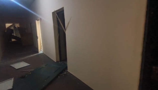 ロシア軍の攻撃でウクライナ南部の公共放送局の建物が損傷