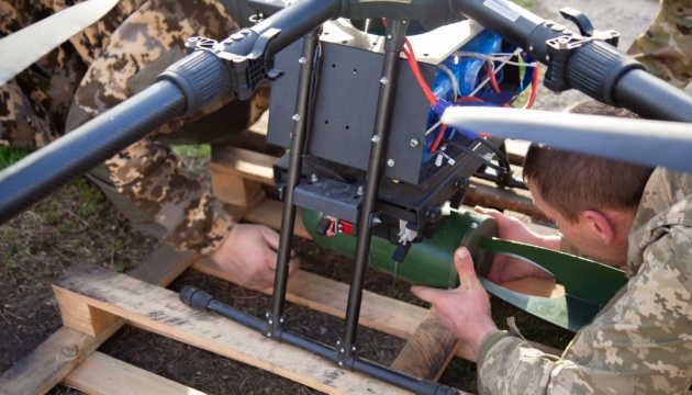 Région de Kherson : là où l’ennemi mine les cours et les champs