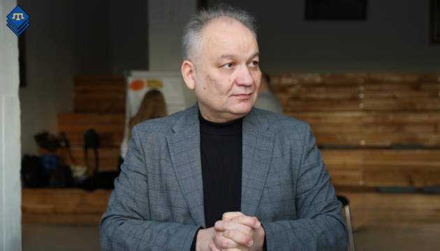 Росія утримує за ґратами 321 кримського політв'язня - правозахисник