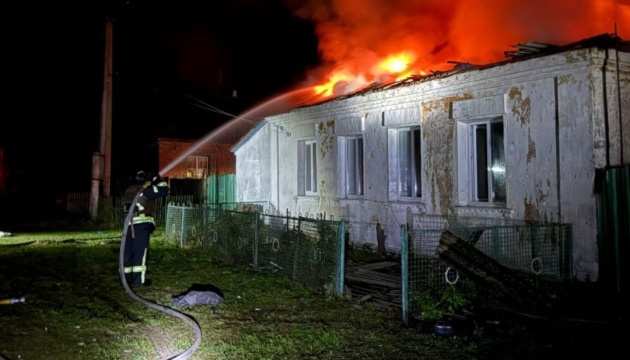 Російський дрон поцілив по житловому будинку в Семенівці на Чернігівщині