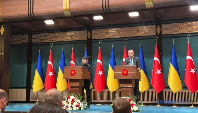 Зеленський: Сподіваємося до кінця року відновити обміни полоненими