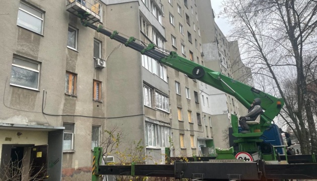 У Харкові після атаки РФ без світла залишаються близько 40 тисяч абонентів, пошкоджені понад 50 будинків