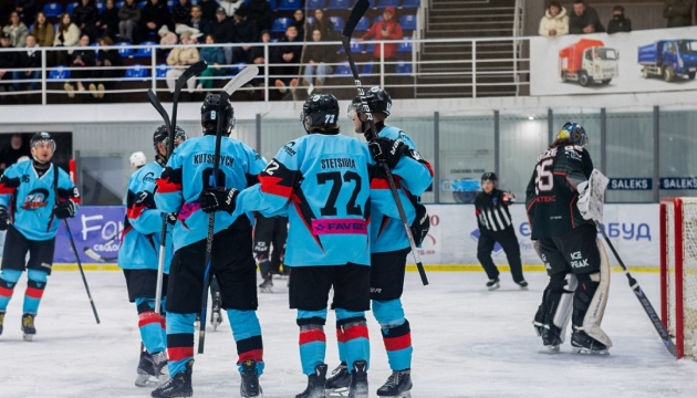 «Шторм» закинув 11 шайб «Крижинці» у матчі чемпіонату України з хокею