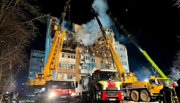 Russischer Angriff auf Ternopil: 26 Tote, 93 Verletzte, Suche nach Vermissten geht weiter