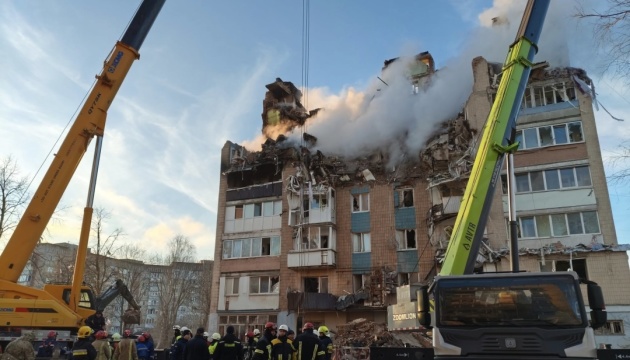 У Тернополі демонтують будинок, який був зруйнований внаслідок атаки РФ